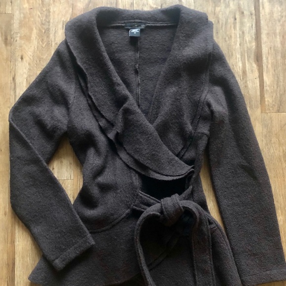 Willi Smith Ruffled Deep-V Wrap Sweater - Picture 7 of 8